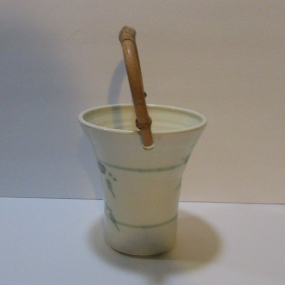 vtg abstract green branch leaves basket pottery signed vase holder bamboo handle - Picture 3 of 7